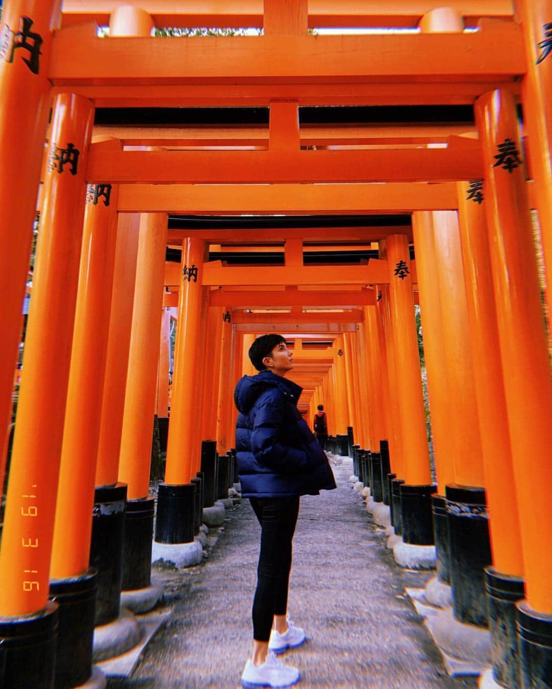 サマンサ麻里子さんのインスタグラム写真 - (サマンサ麻里子Instagram)「Peaceful walks through some of Kyoto’s tourist attractions✨ Tōfokuji and Fushimi Inari-taisha are only a few minutes apart by train and both so beautiful ❤️ 京都の東福寺と伏見稲荷大社に初めて行ってきた！東京とはまた違う風景を味わえてリフレッシュできた気がする❤️ | 📸 @chihiroyuda ⠀ . . . #kyoto #tofukuji #fushimiinari #fushimiinaritaisha #temple #tourist #travel #traveling #travelblogger #wanderlust #japanese #japanesetourism #tokyoblogger #weekendvibes #levis #nike #puma #athleisure #samanthamariko」3月18日 0時46分 - samanthamariko