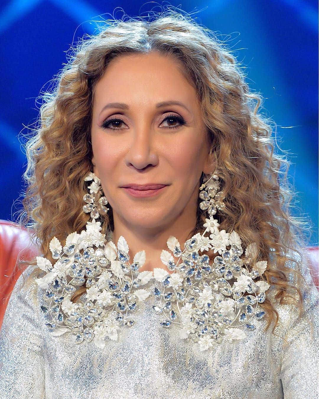 のインスタグラム：「If your actions inspire others to dream more, learn more, do more, and become more, - you are a leader. @FashionStarAR.⠀ ⠀ Find out who the next #FashionStar is on @dubaionetv @dubaitv.⠀ ⠀ #ReemAcra #DubaiOneTv #DubaiTv」