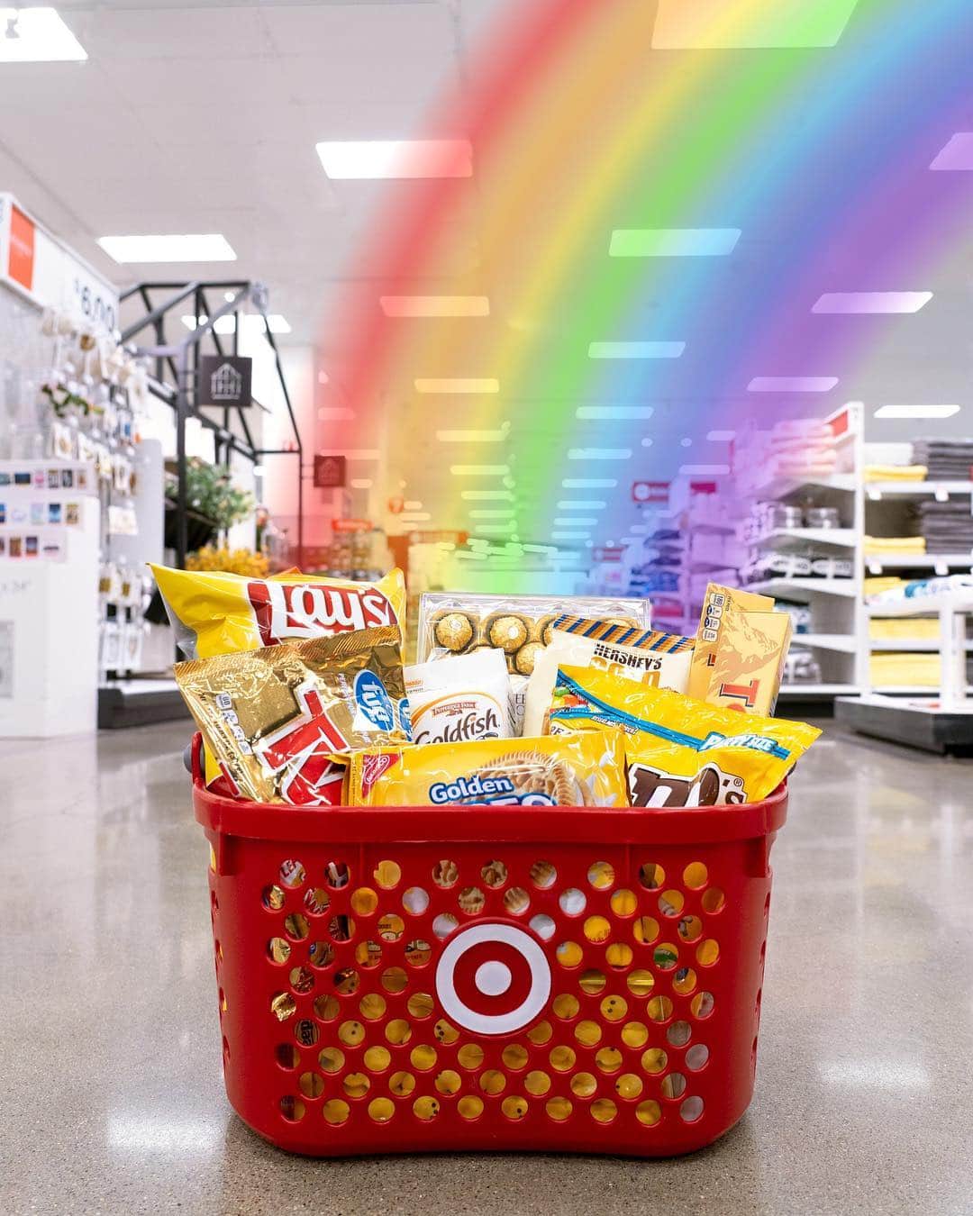 Targetさんのインスタグラム写真 - (TargetInstagram)「There’s gold at the end of every #TargetRun. Happy #StPatricksDay! ☘️」3月18日 1時01分 - target