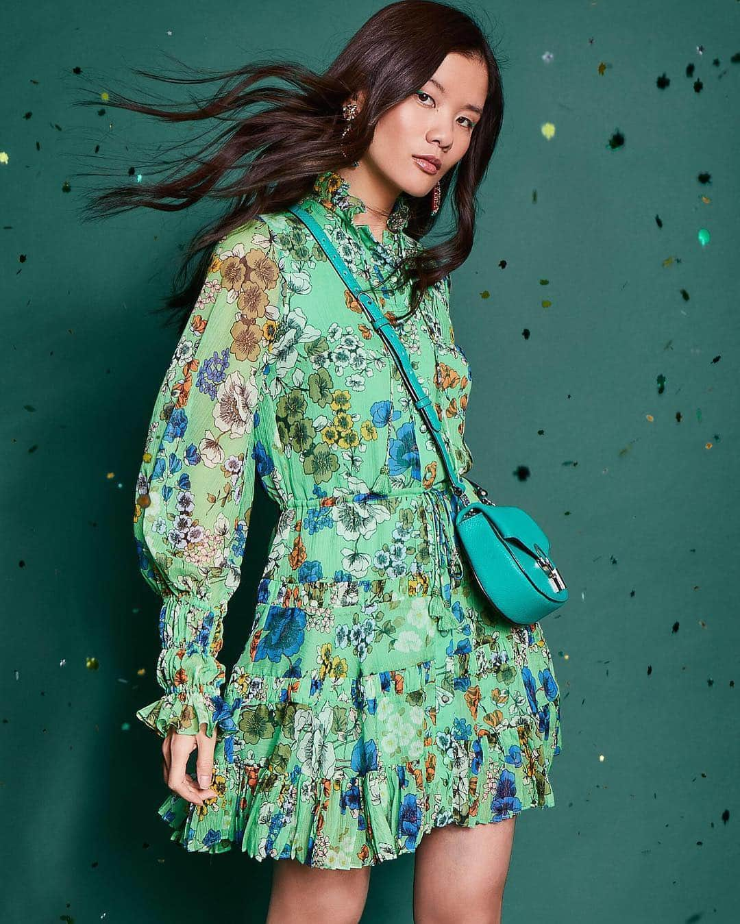 Bloomingdale'sさんのインスタグラム写真 - (Bloomingdale'sInstagram)「Sham-rockin' all green today ☘️ Happy #StPattys! . . . . . . . #HappyStPatricksDay #GreenDress #OutfitInspo #SpringStyle #Style #Bloomingdales」3月18日 1時02分 - bloomingdales