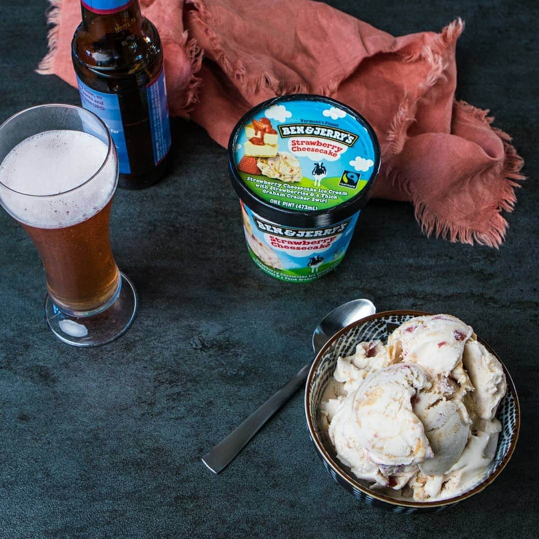 Ben & Jerry'sさんのインスタグラム写真 - (Ben & Jerry'sInstagram)「What better way to celebrate #StPatricksDay than with Flavor Guru-approved beer and ice cream pairings! See all 8 at the link in our bio.」3月18日 1時08分 - benandjerrys