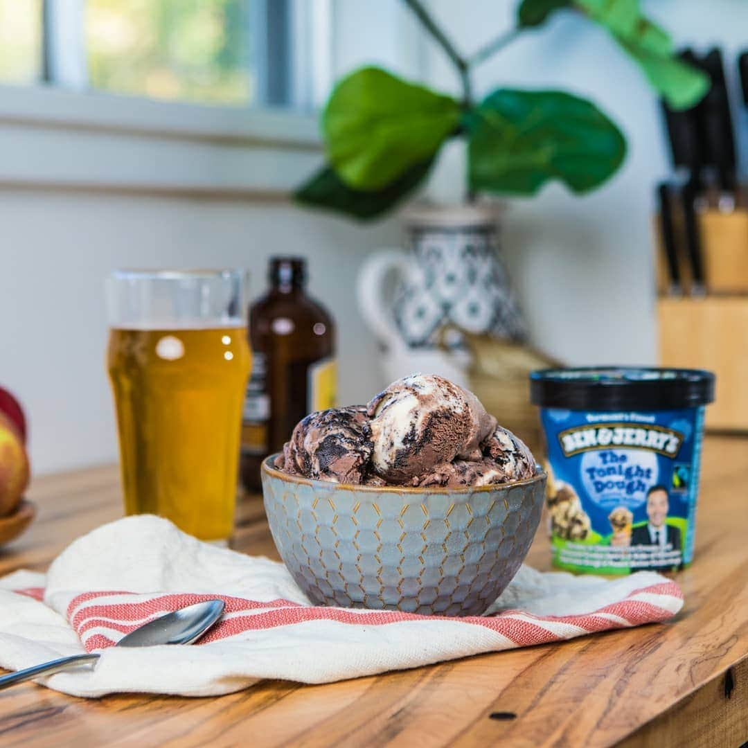 Ben & Jerry'sさんのインスタグラム写真 - (Ben & Jerry'sInstagram)「What better way to celebrate #StPatricksDay than with Flavor Guru-approved beer and ice cream pairings! See all 8 at the link in our bio.」3月18日 1時08分 - benandjerrys