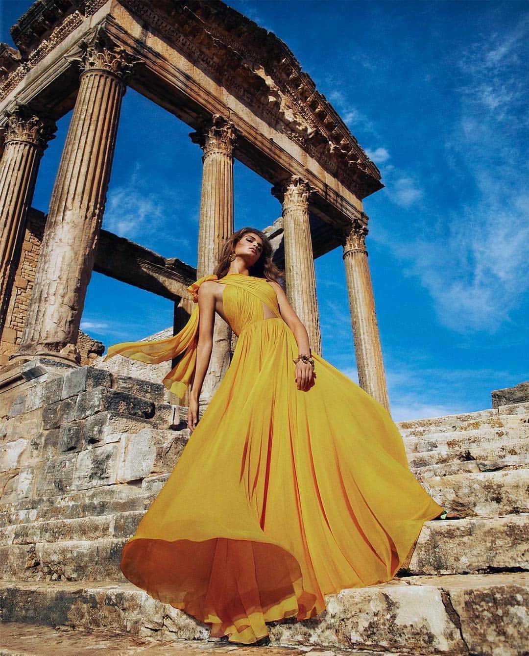 ShopBAZAARさんのインスタグラム写真 - (ShopBAZAARInstagram)「ANCIENT HISTORY: Vibrant pieces in yellow, red, and burnished orange have timeless appeal. Shop our edit! #linkinbio  Fashion Editor: Patrick Mackie Photograph by Txema Yeste」3月18日 1時29分 - shopbazaar