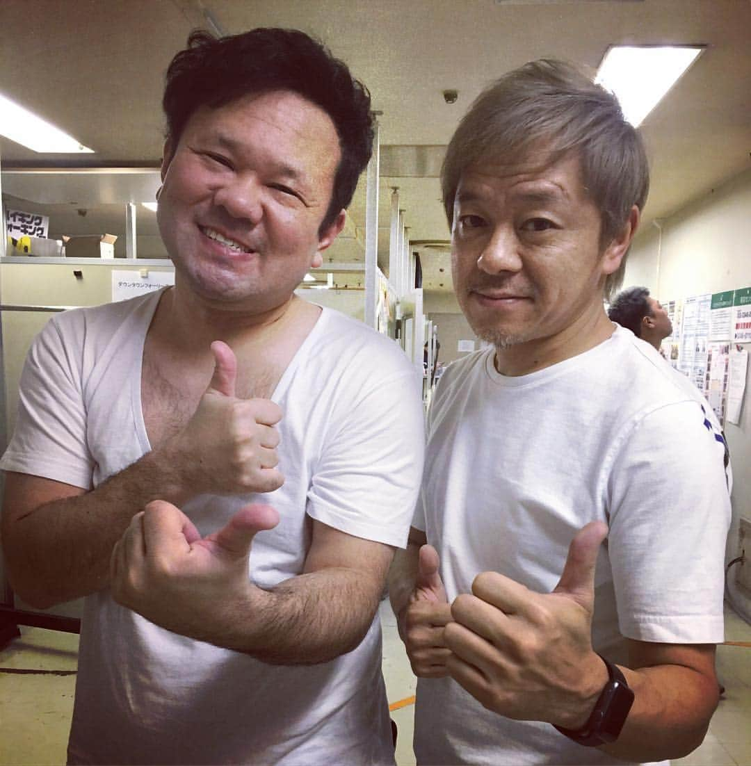 松谷賢示さんのインスタグラム写真 - (松谷賢示Instagram)「ルミネ大山さんSPコントでした . . . . . . . #ルミネ新宿 #ルミネtheよしもと  #大山英雄 さん #SPコント #西島巧輔  #まちゃまちゃ #ハロー植田 #2丁拳銃 #小堀の助っ人でした #吉本坂46  #泣かせてくれよ #CD #手売り #お買い上げ #ありがとうございました」3月18日 1時24分 - mizutamarepputai_ken