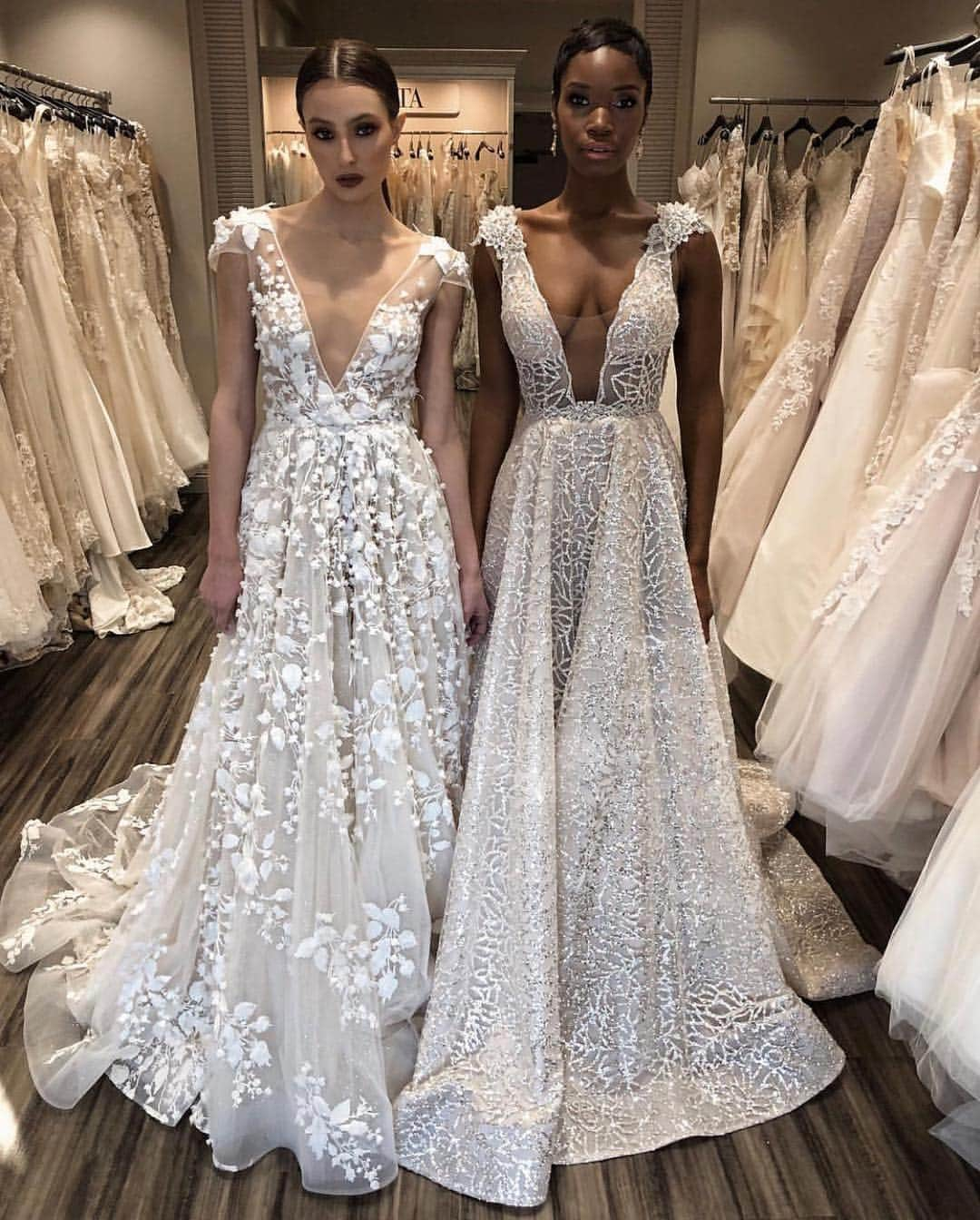 BERTAさんのインスタグラム写真 - (BERTAInstagram)「How is one to choose? BERTA Los Angeles @lovellabridal ❤️」3月18日 1時37分 - berta