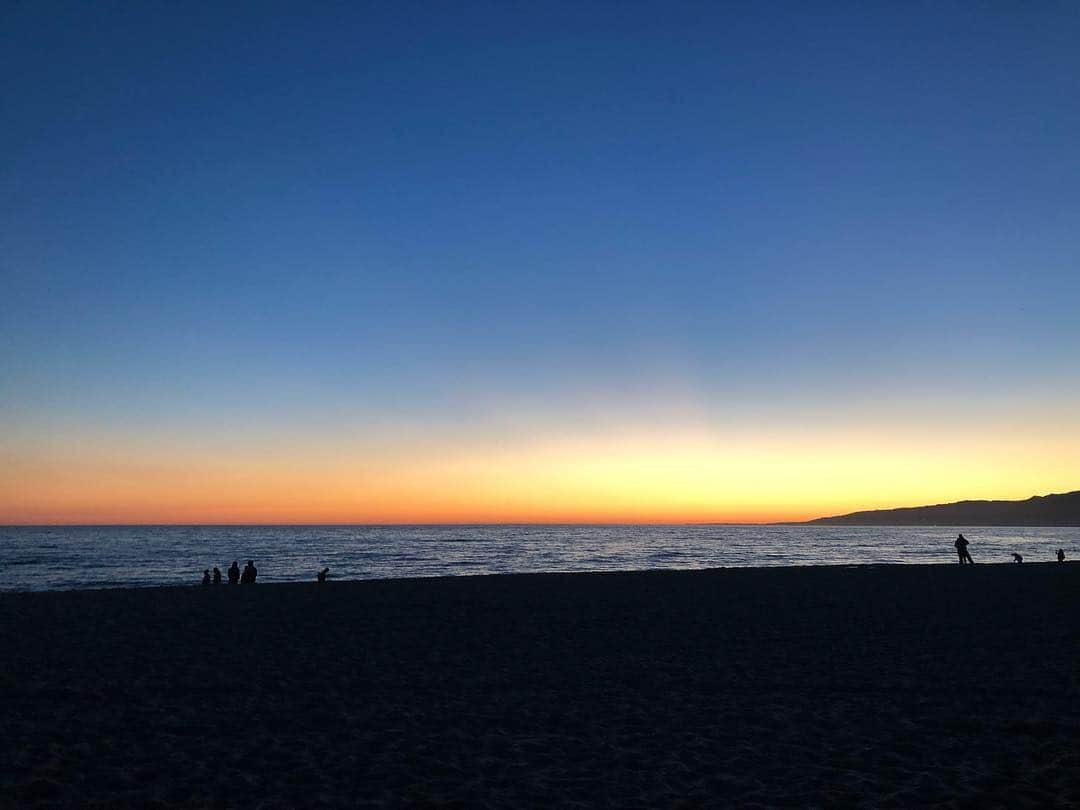 Nanamiさんのインスタグラム写真 - (NanamiInstagram)「sunset☀️ 全然綺麗さ伝わらんけど iPhoneのノーマルカメラでこれやから 一眼レフで撮ったらやばいやろなぁ #サンタモニカ#LA#trip#SantaMonica#sunset」3月18日 2時01分 - nana27chan