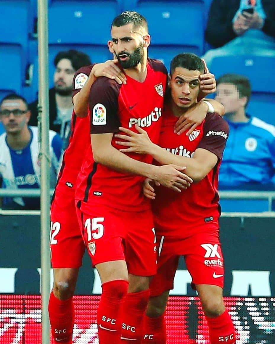 LFPさんのインスタグラム写真 - (LFPInstagram)「Protect him: @wissbenyedder's on fire! 🔥 • #LaLiga #LaLigaSantander #SevillaFC #BenYedder #Football #Goals」3月18日 2時03分 - laliga