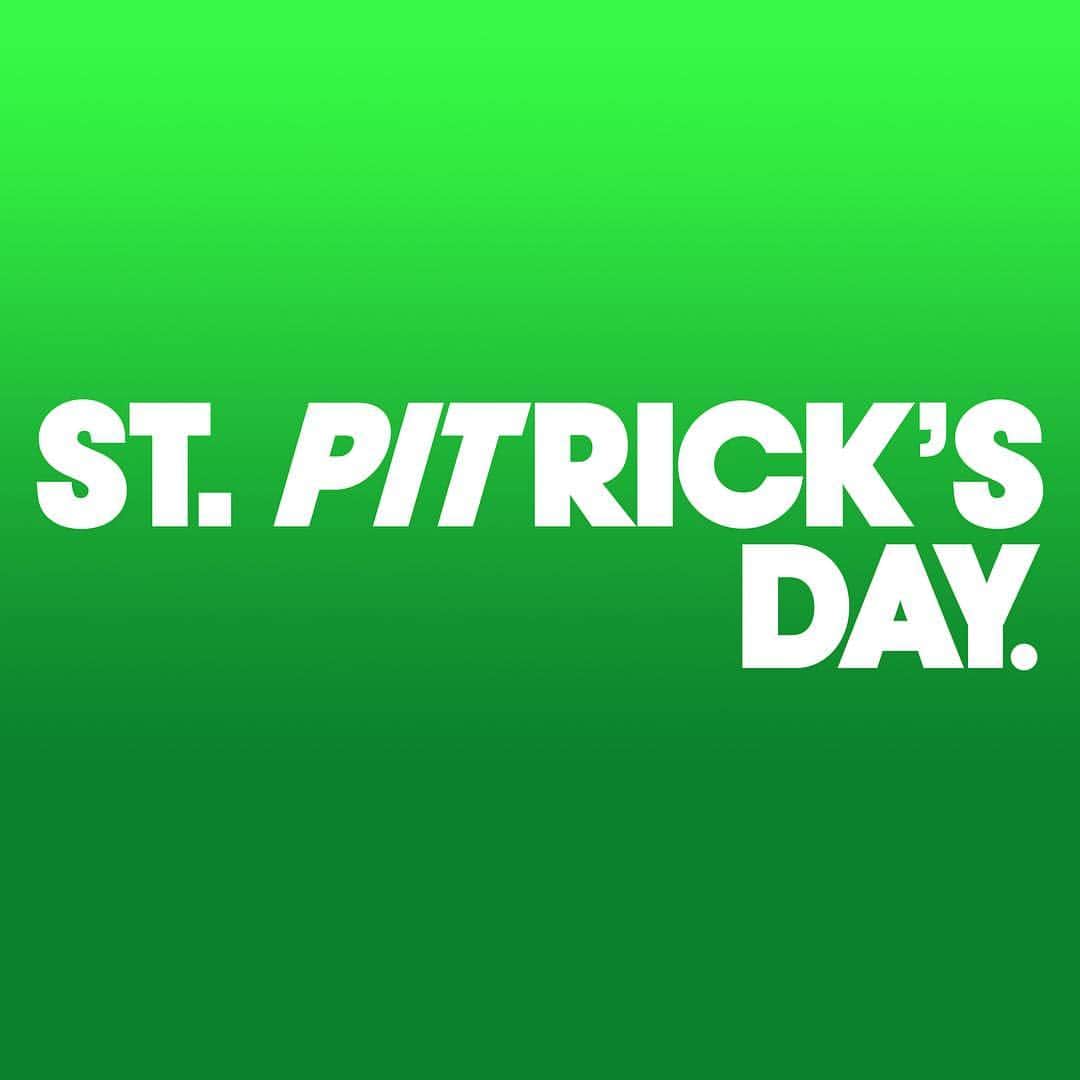 ピットブルのインスタグラム：「Channel the luck of the 305 and have yourself a happy, safe and unforgettable St. PITrick's Day! Dale! 😉 🍀」