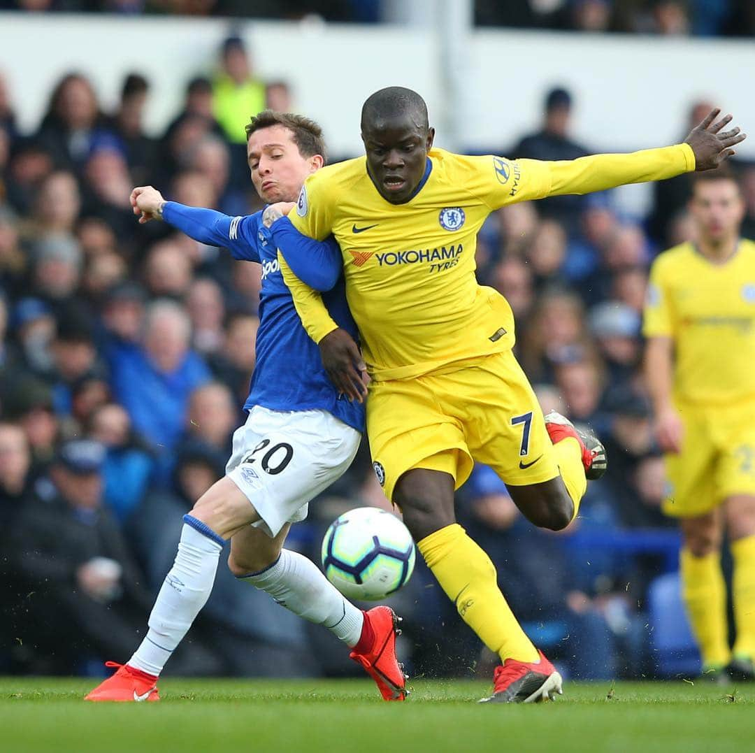 チェルシーFCさんのインスタグラム写真 - (チェルシーFCInstagram)「69% possession for the Blues but nothing to show for it yet. Half-time: Everton 0-0 Chelsea... #CFC #Chelsea #EVECHE」3月18日 2時18分 - chelseafc