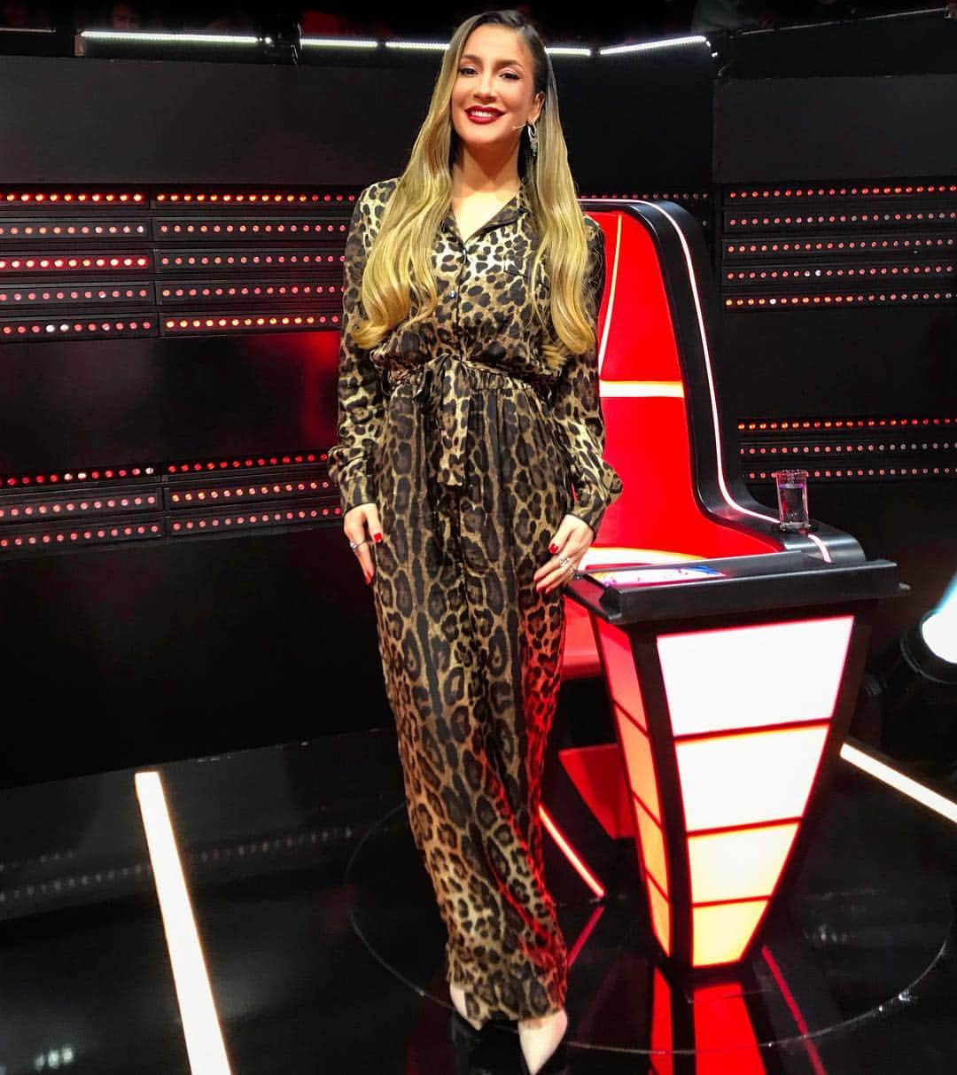 Claudia Leitteのインスタグラム：「Foi lindo demais, mas foi difícil!!! 😰😰😍😍😍😍 #TheVoiceKids」