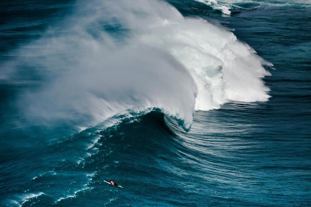 クイックシルバーさんのインスタグラム写真 - (クイックシルバーInstagram)「It’s like feeling the pulse of the entire world. ⁣ ⁣ #AirLiftMoment, Hawaii. 📷 @mikecoots」3月18日 2時37分 - quiksilver