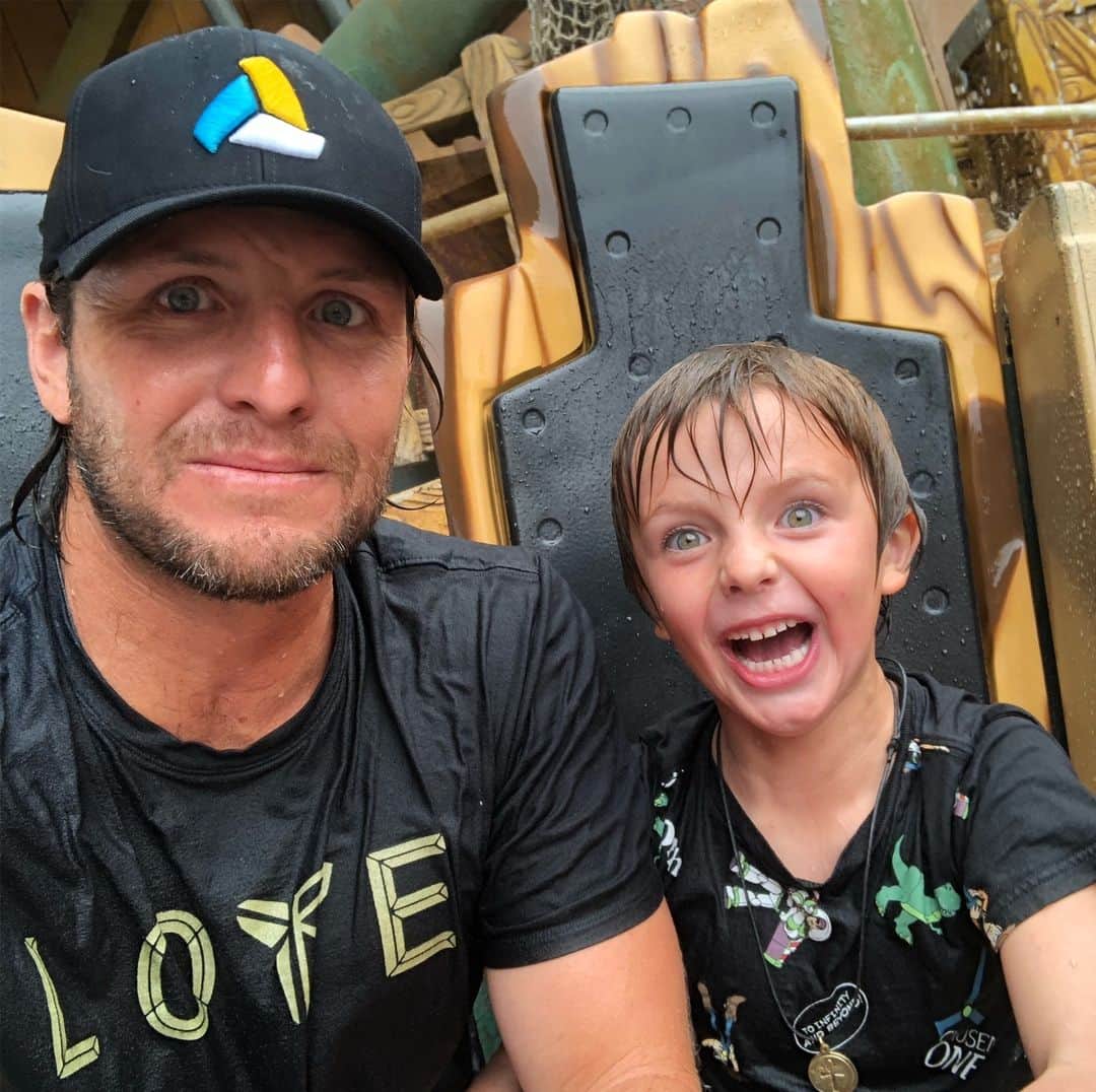 トニー・アゼベドのインスタグラム：「When you let your son choose the ride... @universalorlando #florida #orlando #waterpolo」