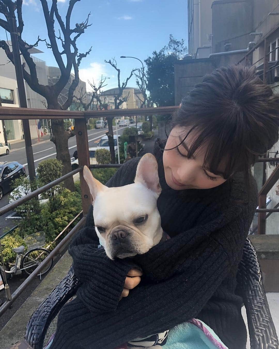 沢辺りおんさんのインスタグラム写真 - (沢辺りおんInstagram)「私は牡牛座なんですが、牡牛座のみなさ〜ん。 本日3/18(月)の運勢をY!占いで調べたので、折角なのでお裾分けを。 ◼︎趣味仲間などとの時間が充実 いろいろなことがありますが、行動力を発揮できるので結果は良好でしょう。これまでと少しラインの違う趣味や興味が見つかり、それを一緒に楽しめる仲間とつながることもできそうです。プライベートの時間は大いに楽しめるはず。人との会話の中には、ワクワクすることがたくさん隠れています。心に響いたことは、なんらかの形にしてみましょう。楽しさや美しさを感じ取ることで、あなたの中に新たなエネルギーがわいてくるはずです。 ♡開運おまじない ドラッグストアで、最近気になっている新商品をひとつ選んで買ってみましょう。  だそうです。  #占い #牡牛座  #牡牛座パフェ  #なんだそれ  #yahoo  #フレンチブルドッグ #flenchbulldog  #モンスーンカフェ」3月18日 2時58分 - rionsawabe