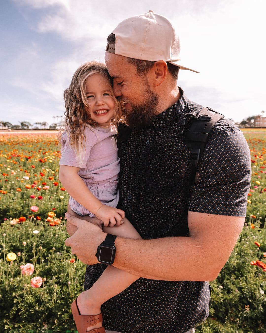 Amber Fillerup Clarkさんのインスタグラム写真 - (Amber Fillerup ClarkInstagram)「Flower child 🌸 don’t worry she didn’t pick the flower 😏 we have been trying to teach her not to pick flowers and to just enjoy them as they are but it’s so tempting for a little girl 😆 also swipe for a picture of Rosie at the flower fields when she was 5 months old 💓 and a pic of atticus and his cousin drew who he played with non stop all weekend! When we told him we had to leave today his face was crushed and I thought he was going to burst into tears 😭 he includes his cousin drew in almost every prayer he has said for the last couple years.. his bestie 💓」3月18日 3時05分 - amberfillerup