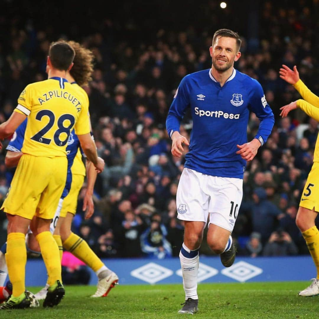 エヴァートンFCさんのインスタグラム写真 - (エヴァートンFCInstagram)「💙 The Sunday Blues! 😁 • • • #everton #efc #coyb #chelsea #cfc #eveche #sunday #win #pl #richarlison #sigurdsson」3月18日 3時23分 - everton