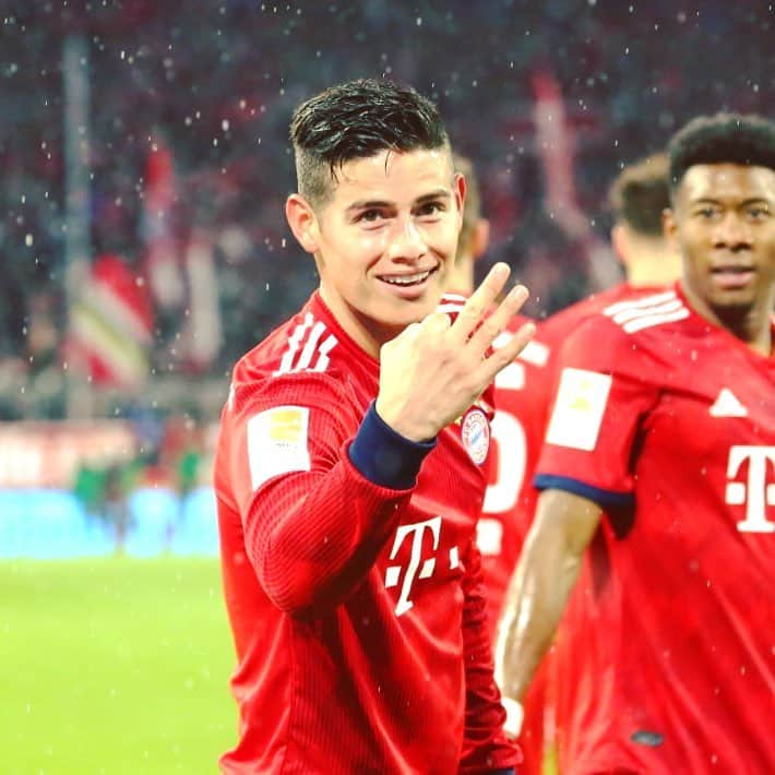 バイエルン・ミュンヘンさんのインスタグラム写真 - (バイエルン・ミュンヘンInstagram)「When you score your first hattrick for #FCBayern! ⚽️⚽️⚽️ 👏 @jamesrodriguez10 😍」3月18日 3時19分 - fcbayern