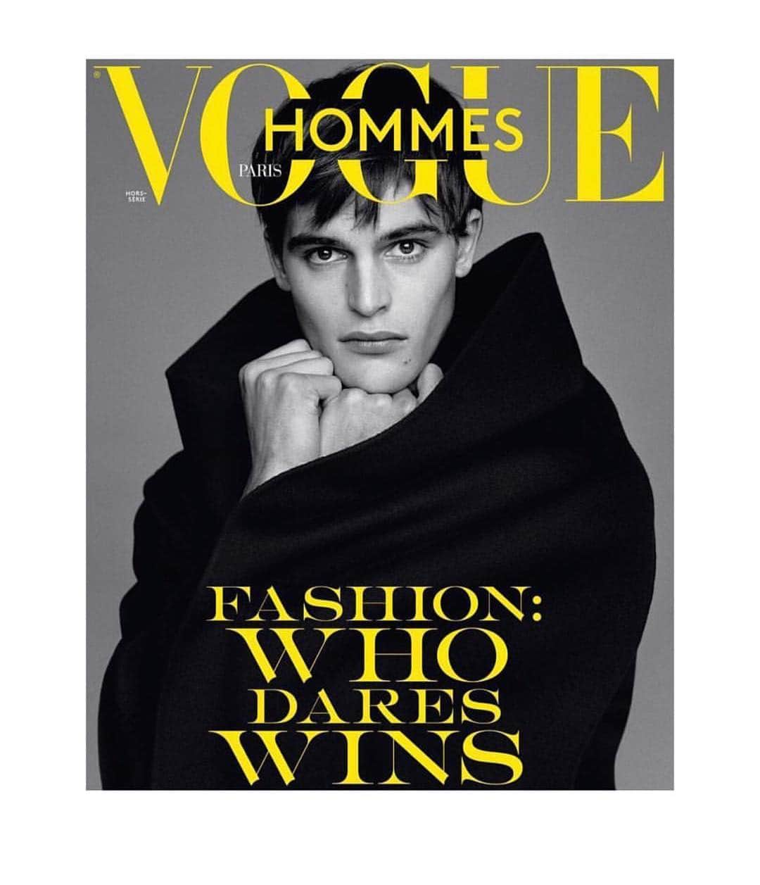 キム・ジョーンズさんのインスタグラム写真 - (キム・ジョーンズInstagram)「Parker wears @dior on the cover of @voguehommes photographed by @alasdairmclellan thank you 🙏🏻」3月18日 3時20分 - mrkimjones