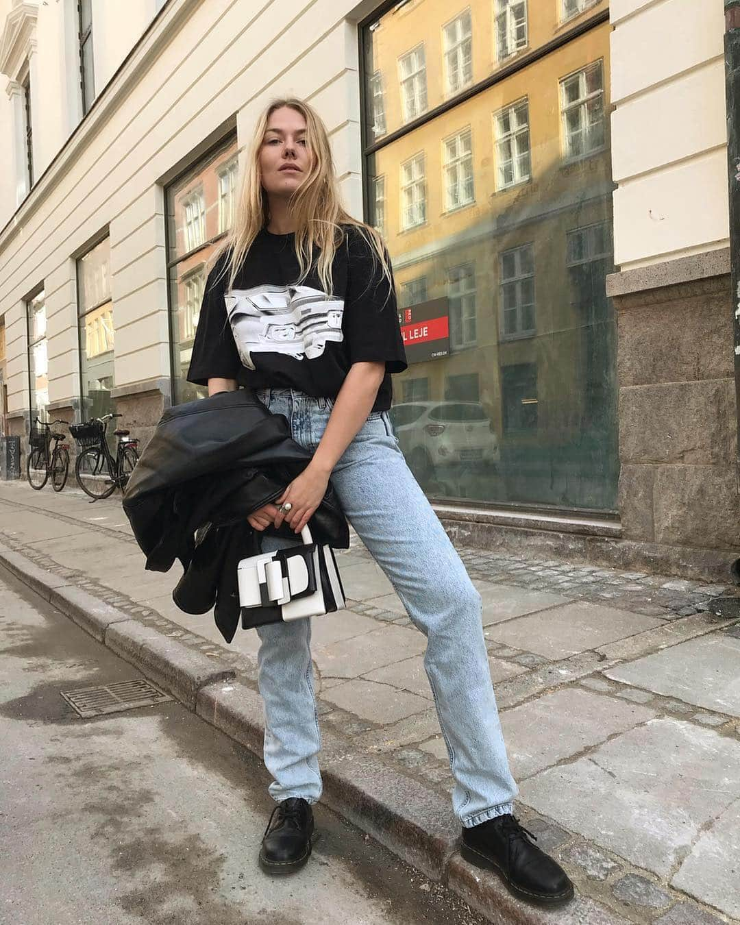 Calvin Kleinさんのインスタグラム写真 - (Calvin KleinInstagram)「Road rules, @frejawewer stands and delivers in our #CKEST1978 car graphic crewneck tee. ⠀⠀⠀⠀⠀⠀⠀⠀⠀ ⠀⠀⠀⠀⠀⠀⠀⠀⠀ ⠀⠀⠀⠀⠀⠀⠀⠀⠀ Shop now ➡️ Link in bio.」3月18日 3時31分 - calvinklein