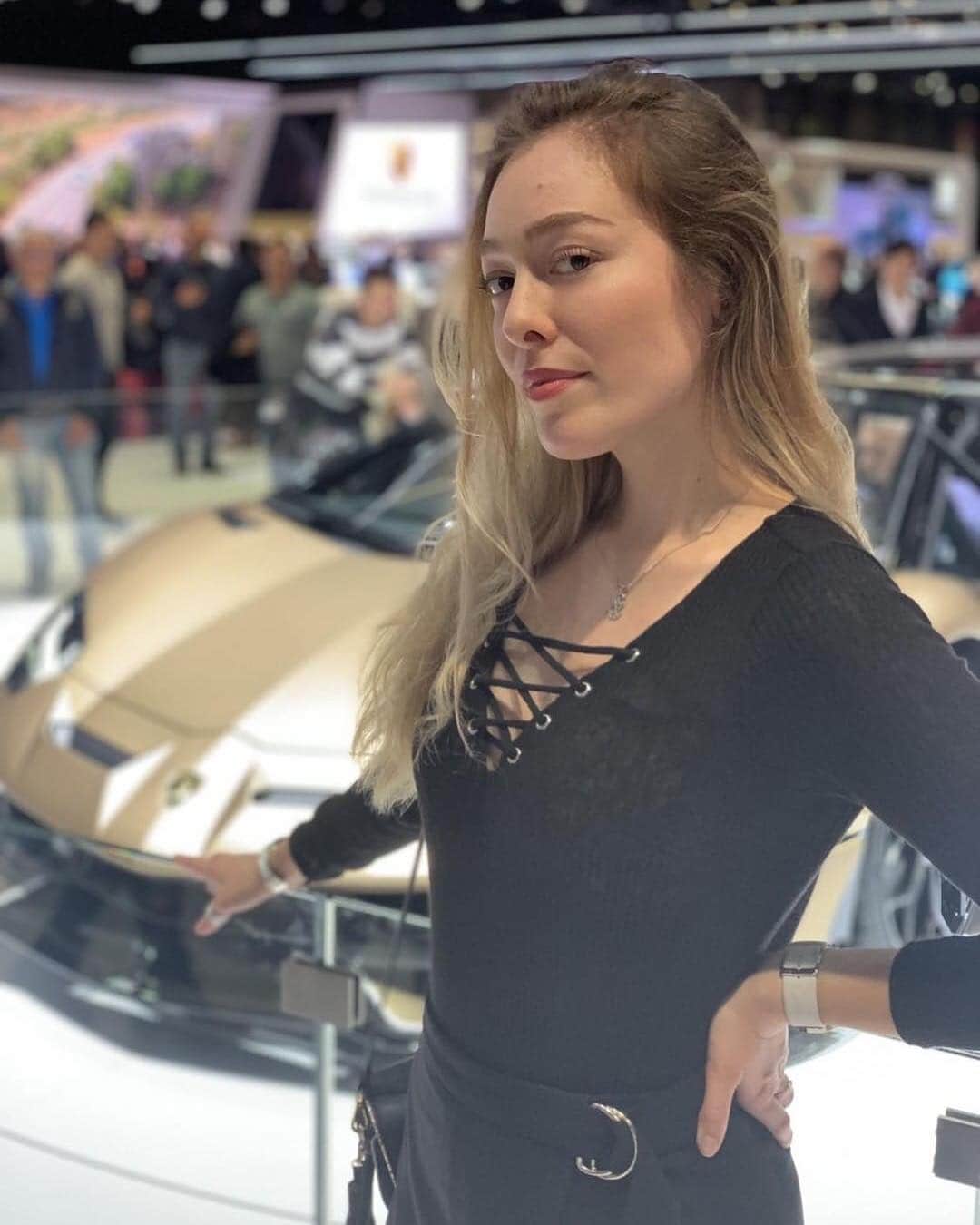 CarsWithoutLimitsさんのインスタグラム写真 - (CarsWithoutLimitsInstagram)「Let’s massively follow the beautiful @Alena.shka for this amazing picture took at the #gimsswiss event few days ago ! You can learn more about it on her last post 🔥🏎」3月18日 4時07分 - carswithoutlimits