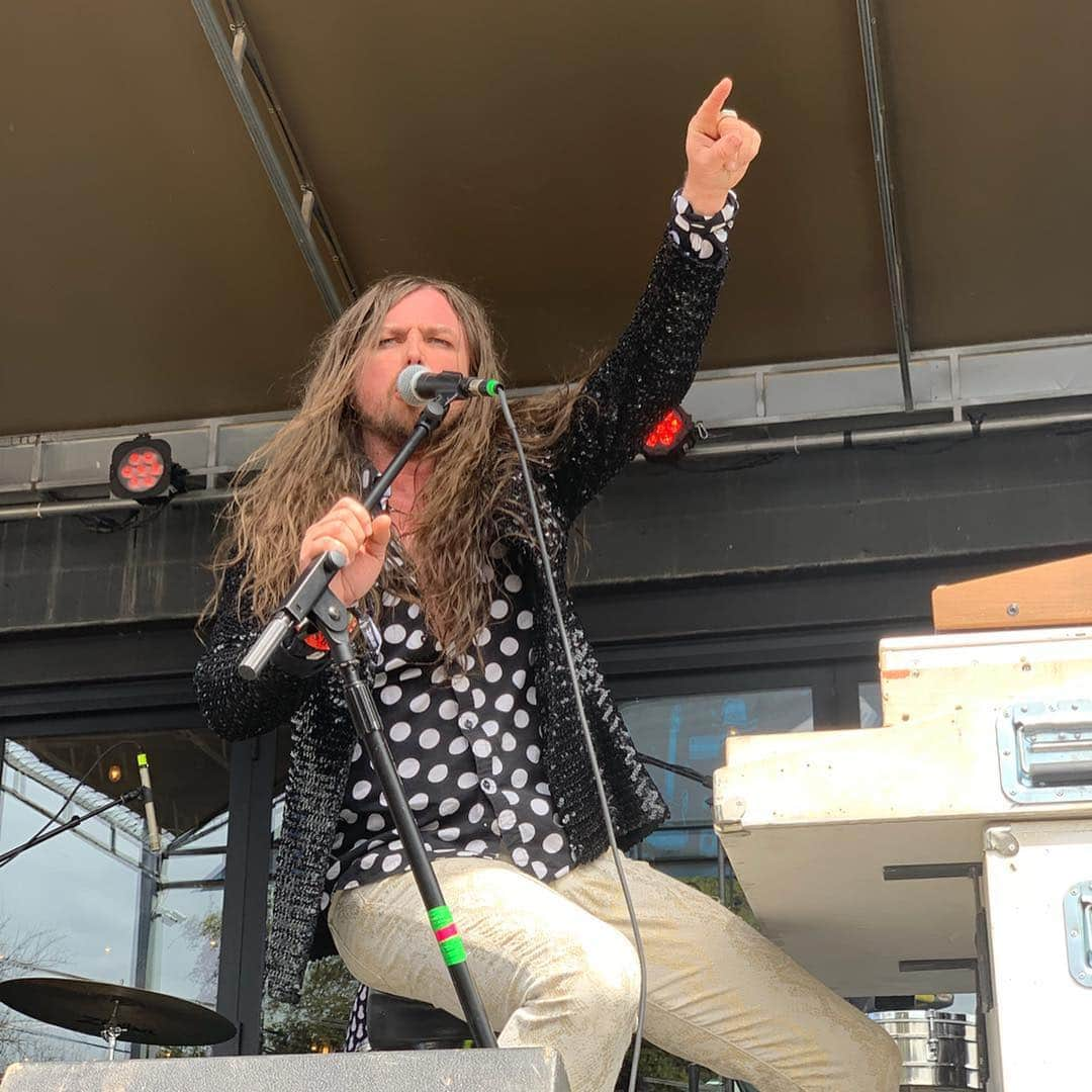 レイチェル・レイさんのインスタグラム写真 - (レイチェル・レイInstagram)「Part 2: You guys rock! Until next year, Austin. #rrfeedback」3月18日 3時59分 - rachaelray