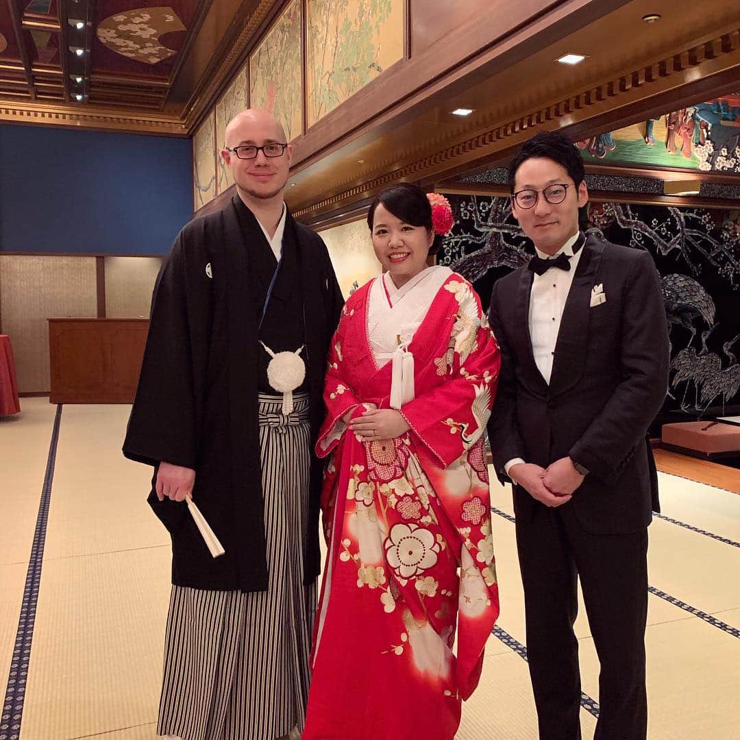 DJ MEGURUのインスタグラム：「ランコート家、恵川家の結婚披露宴で司会を務めさせて頂きました。  英語、ドイツ語、中国語、日本語と4言語が飛び交うインターナショナルな式。  なのに会場と新郎新婦の装いはバリッバリの和装。笑  目黒雅叙園というこんな素敵な場所でマイクを握らせて頂き大変光栄でした。  ベンジャミン、りかちゃん、末長くお幸せに♫  #internationalwedding #目黒雅叙園結婚式」