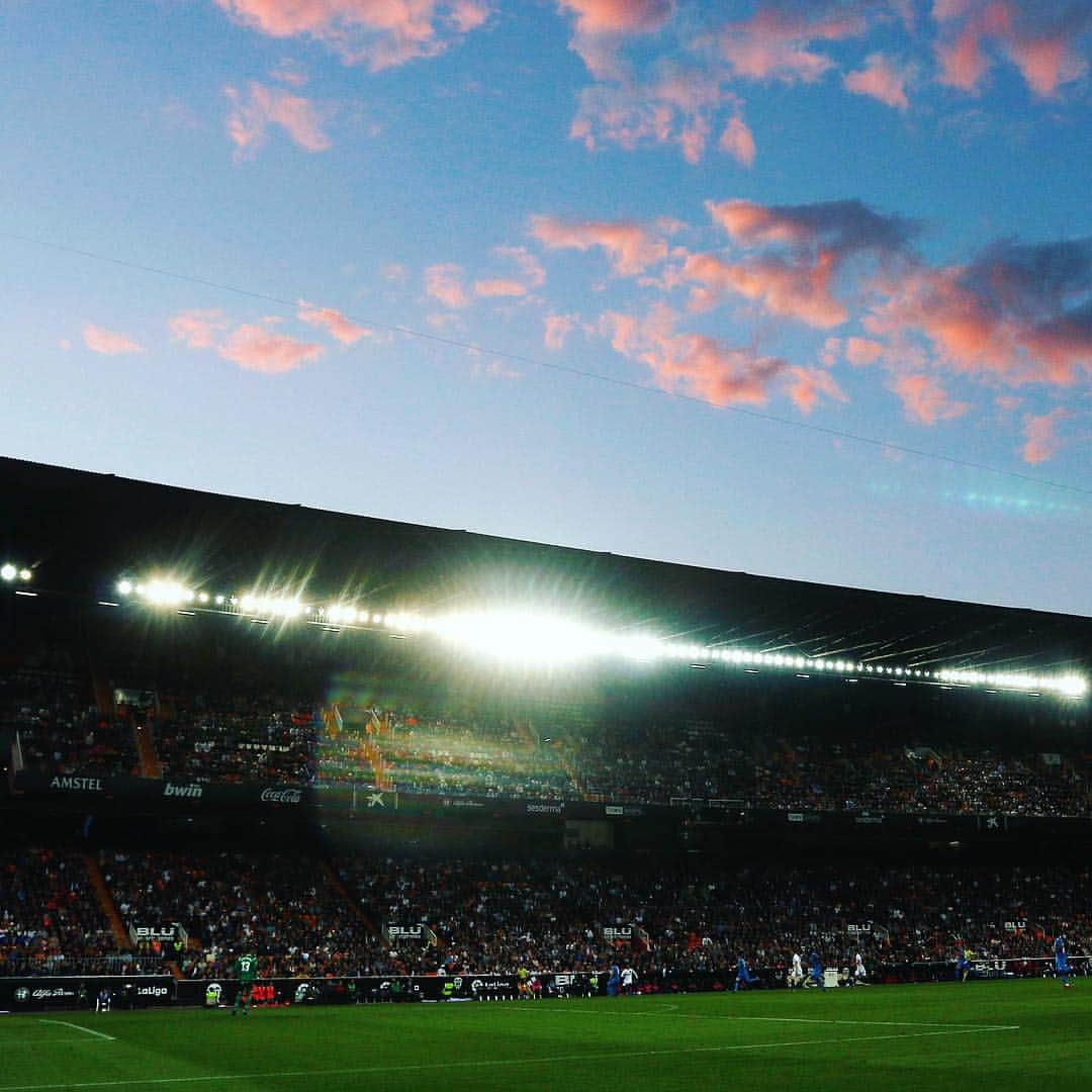 LFPさんのインスタグラム写真 - (LFPInstagram)「Name the stadium! 😝 • #LaLiga #LaLigaSantander #Stadium」3月18日 4時25分 - laliga