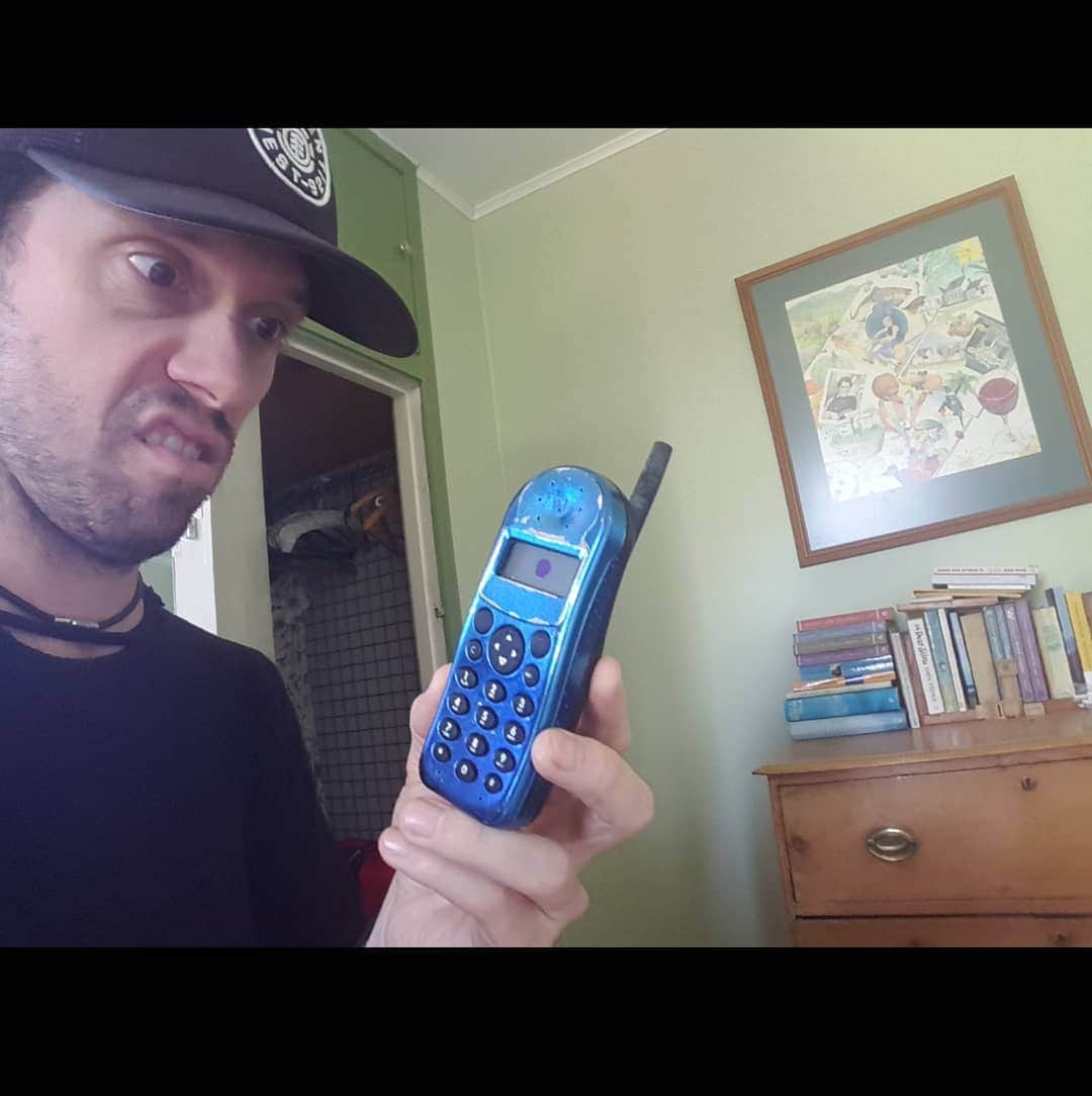 DragonForceさんのインスタグラム写真 - (DragonForceInstagram)「Just found my very first mobile phone! anyone have one of these?! by the way we are recording a new album bla bla #stuckforanythinginterestingtopostsunday #dragonforce」3月18日 4時23分 - dragonforcehq