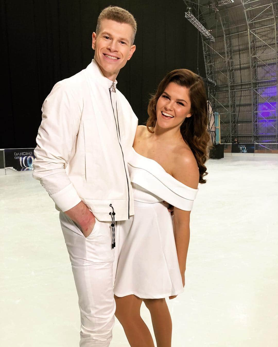 ハミッシュ・ゲイマンさんのインスタグラム写真 - (ハミッシュ・ゲイマンInstagram)「This was the final photo @saaraaalto and I took together during @dancingonice 💙 Swipe right to see the photo we took for our new line of perfume ‘Ice Queen’ ❄️👑😂 ———————————————————————————— Can I get a show of hands who is missing Dancing On Ice right now? 🙋🏼‍♂️ ———————————————————————————— If you’re in Finland, you still have time to watch the end of the final episode 😊 . As I said before Saara had already won by the time we made the final 😊 We gave everything we could to make it to week 10, taking big risks and embracing every challenge along the way 💪🏻 For us the final was about enjoy the moment together, as it’s gone before you know it. That’s a good way to think about life in general, be present and enjoy everything that’s comes your way 😊 . . . #dancingonice #saaraaalto #teamnofear」3月18日 4時39分 - hamishgaman