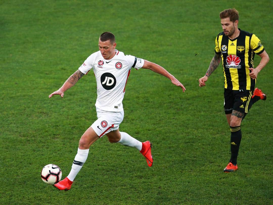 ミッチェル・デュークのインスタグラム：「Not the result we wanted but we will re-focus and be ready for the next game 👊🏼🔴⚫️」