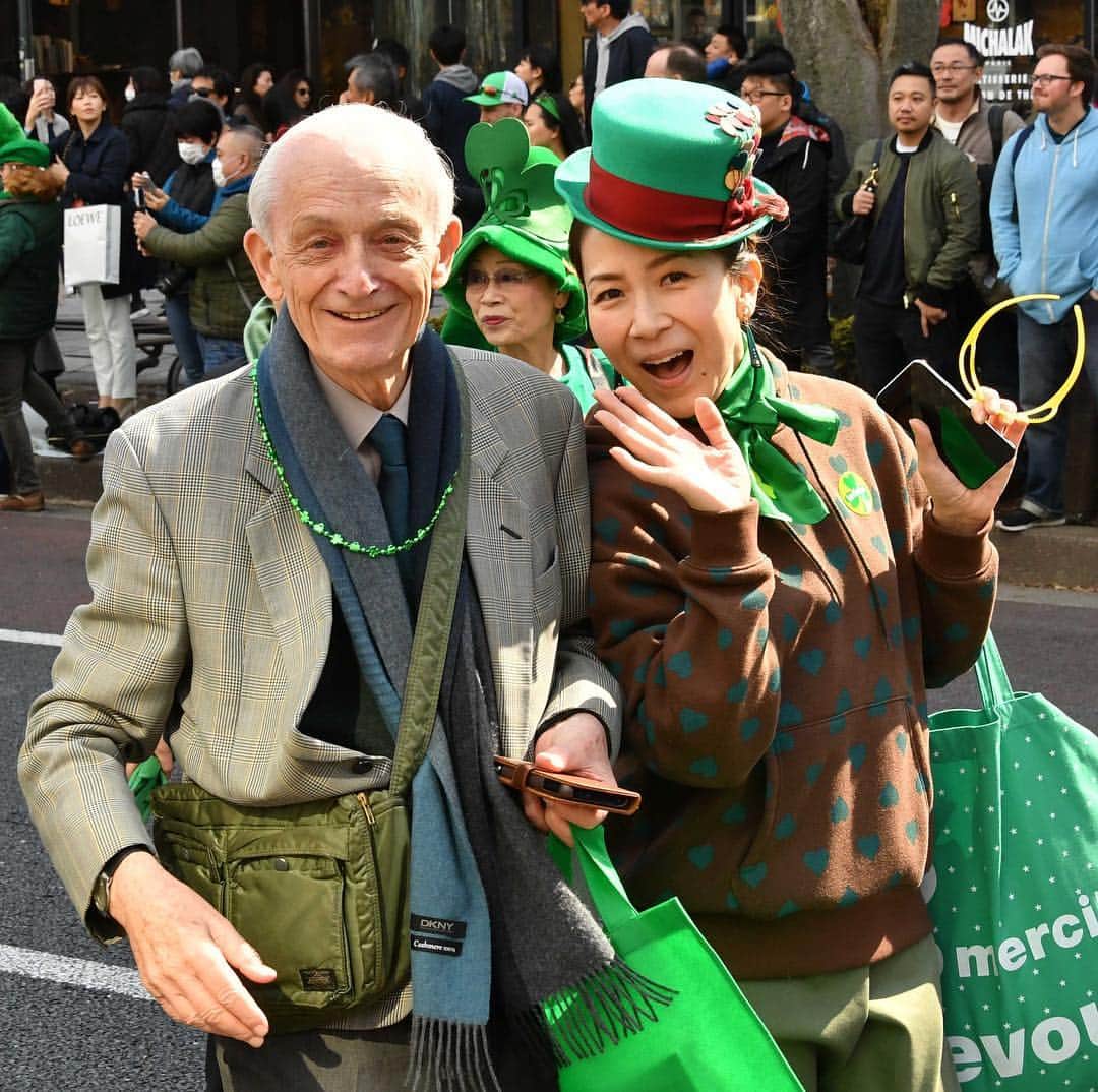 The Japan Timesさんのインスタグラム写真 - (The Japan TimesInstagram)「On March 15, 1992, a small contingent of Irish and Japanese kicked off a St. Patrick’s Day parade in Tokyo, and the green wave has been growing strong each year.  In an interview with The Japan Times, Hideki Mimura, a 10th-generation potato farmer from Kanagawa Prefecture who has been involved in the management of every parade in Japan., says they were held in 14 prefectures this year and his goal is to get them into all 47. The parade down Omotesando-dori on Sunday, the largest St. Patrick’s Day parade in Asia, featured a U2 tribute group, a Brazilian samba troupe and more leprechauns than you can shake a stick at. (📷: @miura.yoshiaki) See bio link for full story. . . . . . #StPatricksDay #StPatricks #Ireland #Irish #Japan #StPatricks2019」3月18日 14時44分 - thejapantimes