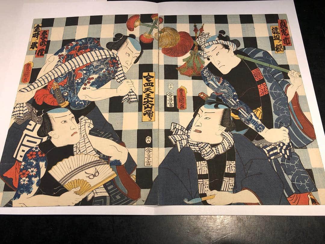 小林拓一郎さんのインスタグラム写真 - (小林拓一郎Instagram)「浮世絵を買いました。  @kobijyutsu_morimiya  #tdx #浮世絵 #三代豊国 #歌川豊国」3月18日 14時43分 - kobataku33