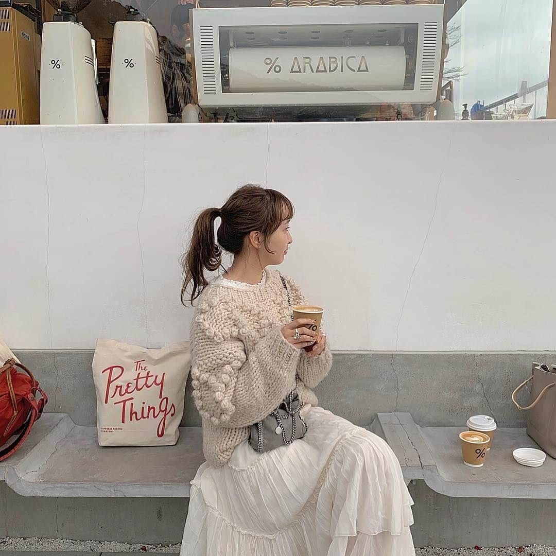 RiLiさんのインスタグラム写真 - (RiLiInstagram)「. だぼっとニットにひらひらスカートで 大人カフェコーデ☕❤ . . 写真は @harurappy_1211  さん💕 ． . ❣ ❣ ❣ ❣ ❣ アプリやSNSで掲載させていただくお写真募集中😘📸 かわいいコーデやアイテム、注目スポットなどが撮れたら、#rili_tokyo  を付けて投稿❗ . #rili #ぽんぽんニット#ワンピース #フレアスカート #大人コーデ #カフェ #カフェ巡り #京都カフェ#プリン #コーヒー #お洒落さんと繋がりたい #おしゃれさんと繋がりたい」3月18日 15時00分 - rili.tokyo