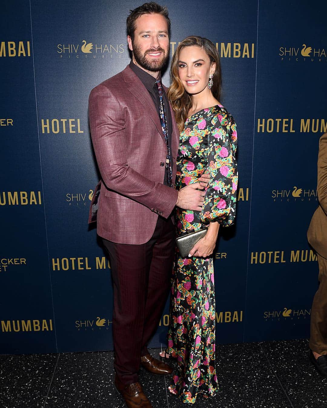 Just Jaredさんのインスタグラム写真 - (Just JaredInstagram)「@armiehammer in @brioni_official is supported by wife @elizabethchambers at the screening for his new movie “Hotel Mumbai.” #ArmieHammer #ElizabethChambers #HotelMumbai #Brioni  Photos: Getty」3月18日 15時01分 - justjared