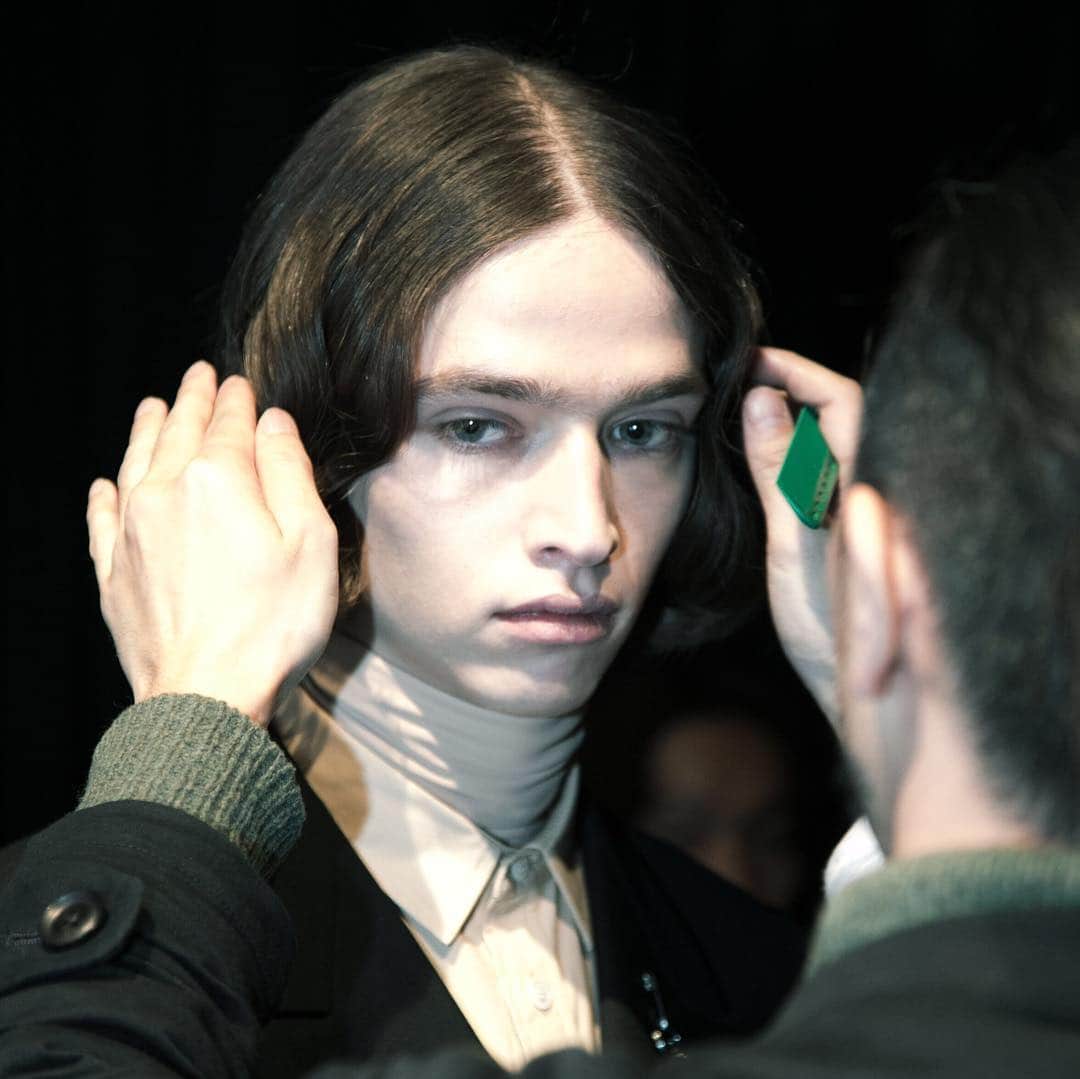 資生堂 さんのインスタグラム写真 - (資生堂 Instagram)「Tokyo fashion week DRESSEDUNDRESSED #tokyofashionweek  #afw #aw19  #dressedundressed  @dressedundressed  #headmakeupartist  by #ainieda  #headhairstylist  by @joji.taniguchi  #photo by @mayumi_hosokura  @shiseido_hma  @shiseido  @shiseidopro_official #shiseidoprofessional」3月18日 15時29分 - shiseido_hma