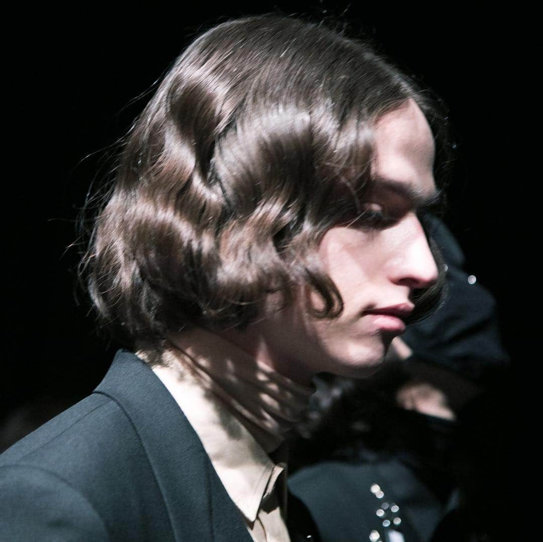 資生堂 さんのインスタグラム写真 - (資生堂 Instagram)「Tokyo fashion week DRESSEDUNDRESSED #tokyofashionweek  #afw #aw19  #dressedundressed  @dressedundressed  #headmakeupartist  by #ainieda  #headhairstylist  by @joji.taniguchi  #photo by @mayumi_hosokura  @shiseido_hma  @shiseido  @shiseidopro_official #shiseidoprofessional」3月18日 15時29分 - shiseido_hma