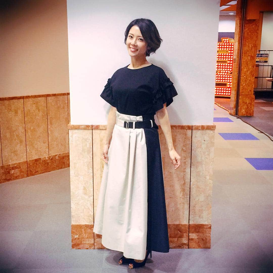 大和田美帆さんのインスタグラム写真 - (大和田美帆Instagram)「１９日(火)１９:００〜 #この差ってなんですか 出演しています！ ご一緒させていただいた @haida_shoko しょうこおねえさんと パチリ(๑´▿｀๑)♫• スカート#doublestandardclothing」3月18日 15時27分 - miho_ohwada