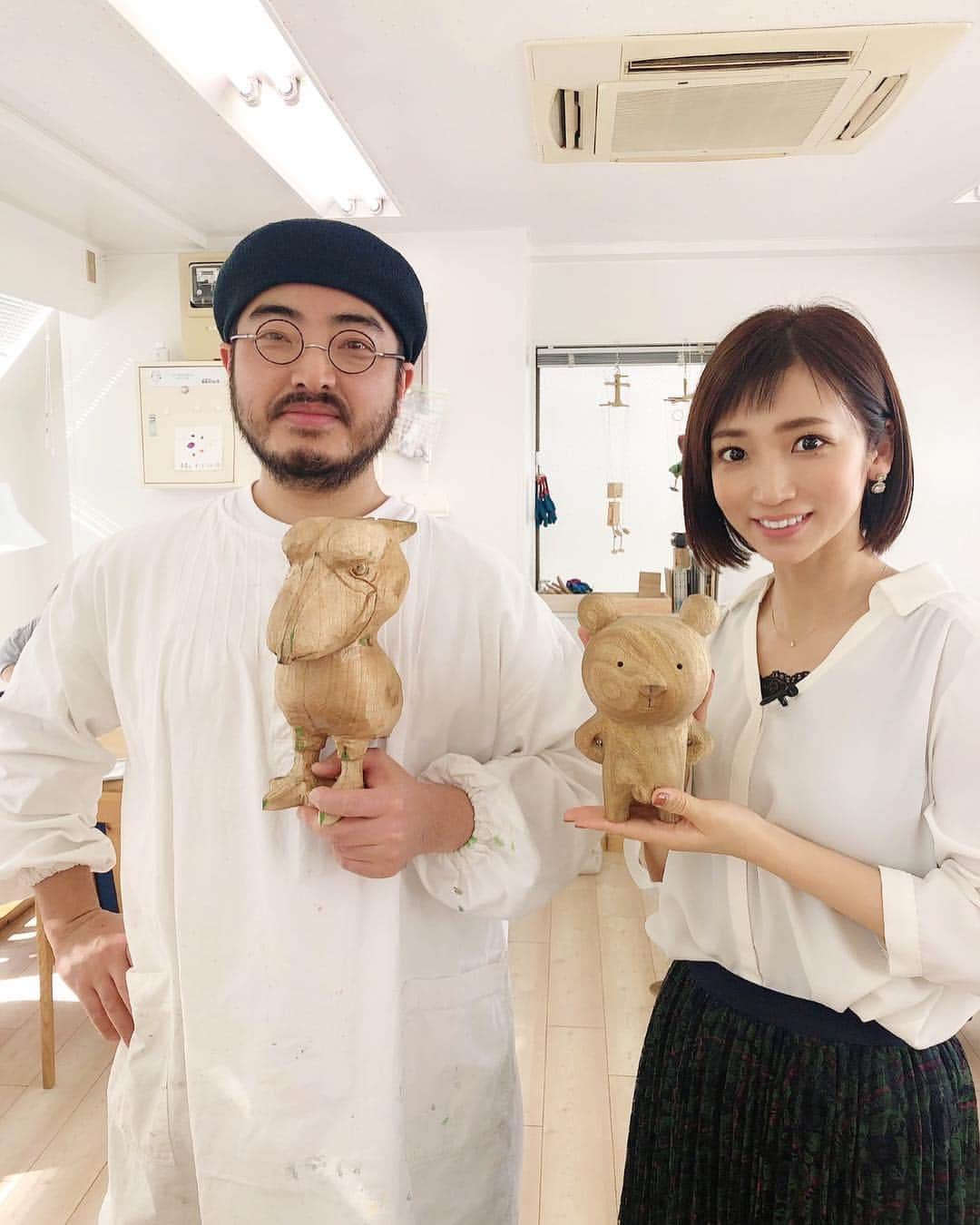 のインスタグラム：「﻿ 先週金曜日のOha!4、﻿﻿ おはプラスのコーナーで放送されましたが、﻿﻿ 彫刻家の田島亨央己さんに取材させて頂きました。﻿﻿ ﻿﻿ 田島さんの﻿﻿ 「一回全部諦めて、﻿﻿ 人からこう思われたいという気持ちが﻿﻿ なくなってから上手く行き始めた。」﻿﻿ という言葉がすごく印象に残っています。﻿﻿ ﻿﻿ 心がまるくなってから﻿﻿ 作品も丸みを帯びたものが増えてきたそうです✨﻿﻿ ﻿﻿ 可愛くてユニークで味わい深い﻿﻿ たくさんの彫像。癒されます😊﻿﻿ ﻿﻿ (↑写真2枚目は製作途中のものです)﻿﻿ ﻿﻿ #oha4  #彫刻 #田島亨央己 さん #シドロモドロ工作所 #代官山蔦屋書店 にて #個展開催中」