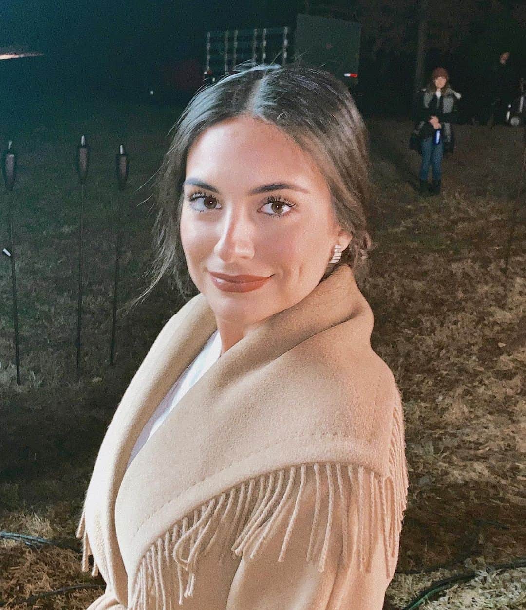 Ana Brenda Contrerasのインスタグラム：「Hola Mundo! Hora de ver el nuevo episodio de @cw_dynasty por @netflixlat // Hello world! Time to check out @cw_dynasty new episode on @netflix #QuePerraLaCristal 💎」