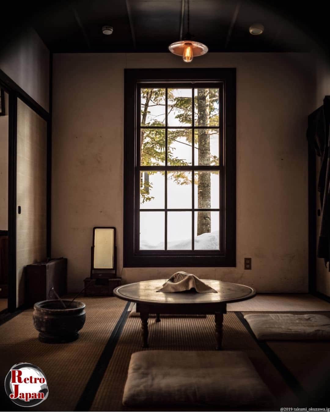 レトロジャパン(retro_japan_) のインスタグラム：「. ✿ Featured artist of the day! ✿ ✨ @takumi_okuzawa.ig ✨ . Congratulations!! 素敵なお写真へのタグ付けありがとうございます！ ________________________________________ . ✾ 懐かしくて新しいがここにある ✾ . @retro_japan_ では日本文化や四季を感じるお写真、ノスタルジックなお写真をお待ちしています。  忙しい毎日に、少しでもホッと出来る時間を皆さんと共有出来たら嬉しく思います。 . Follow : @retro_japan_ Valid tag : #retro_japan_ ↑最後の_ お忘れなく . Feature Selected by: @madrigal___emi . Special thanks✾_______________________  #far_eastphotography #icu_japan #loves_nippon ________________________________________ . #rtr_jpn_takumi_okuzawa_ig .」