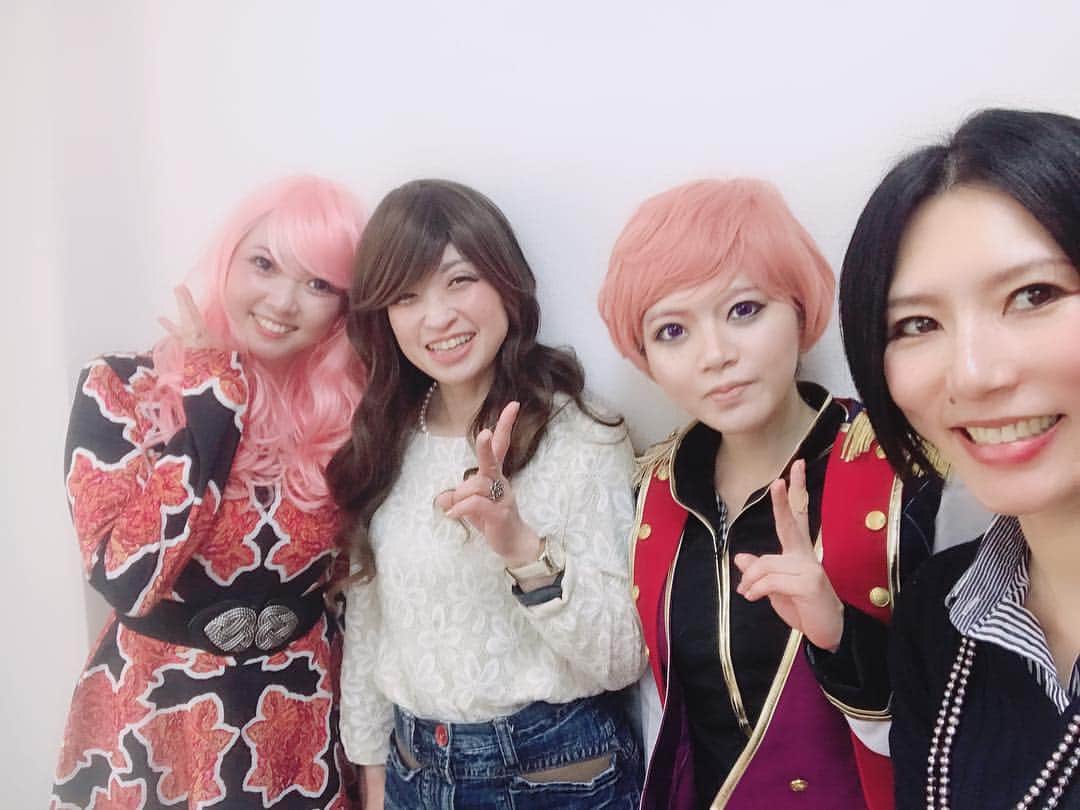 鷹村アオイのインスタグラム：「. 東京でコスプレメイクレッスンを開催しました✨ . 少人数制で半顔を私が、半顔をご自分で作っていただくレッスンです。 . 皆さま素敵に変身されました。 ありがとうございました✨ . #コスプレイヤー #コスプレメイクレッスン #コスプレメイク #コスプレメイク練習 #美しいはつくる」