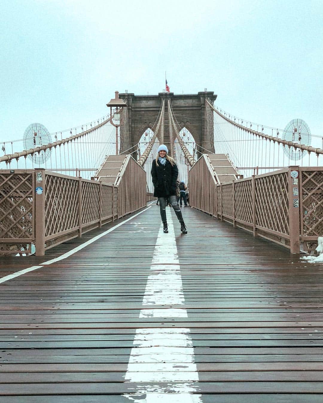 ナターリア・ガウジオさんのインスタグラム写真 - (ナターリア・ガウジオInstagram)「Brooklyn Bridge... Saudades desse friozinho de congelar!! 😍✨❄️☃️🌁🇺🇸🙏🏼💑❤️ #brooklyn #brooklynbridge #inlove #usa #trip #cold #nyc #newyork #manhattan  #frozen」3月18日 8時06分 - natigaudio