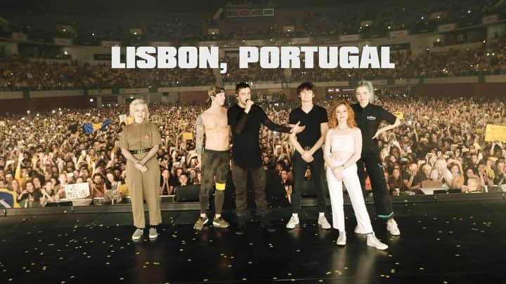 トゥエンティ・ワン・パイロッツのインスタグラム：「#TheQuietGame - Lisbon, Portugal co-hosted by our new friends in @theregrettesband.」