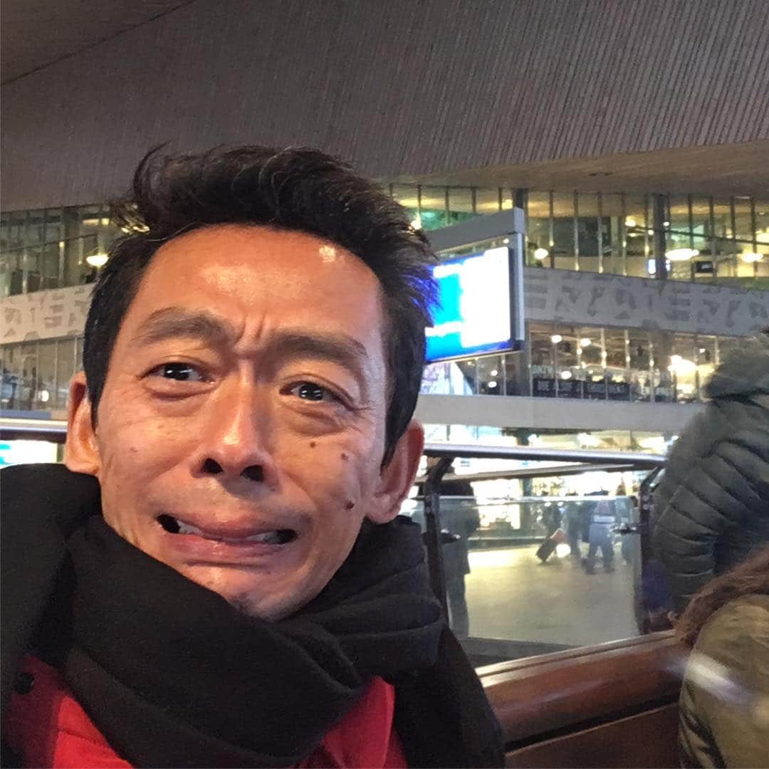 ぜんじろうのインスタグラム：「オランダ🇳🇱からフランス🇫🇷列車キャンセル。ぎゃー」