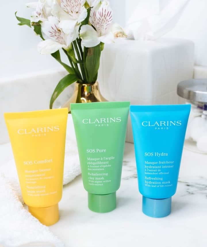 CLARINSさんのインスタグラム写真 - (CLARINSInstagram)「Treat yourself to 10 minutes of total bliss! 💚SOS Pure: Reboots and refreshes oily skin 💙SOS Hydra: Quenches thirsty skin 💛SOS Comfort: Softens and soothes dry skin 📷: @bnbsocial #ClarinsSkincare #SOSMasks」3月18日 8時50分 - clarinsusa