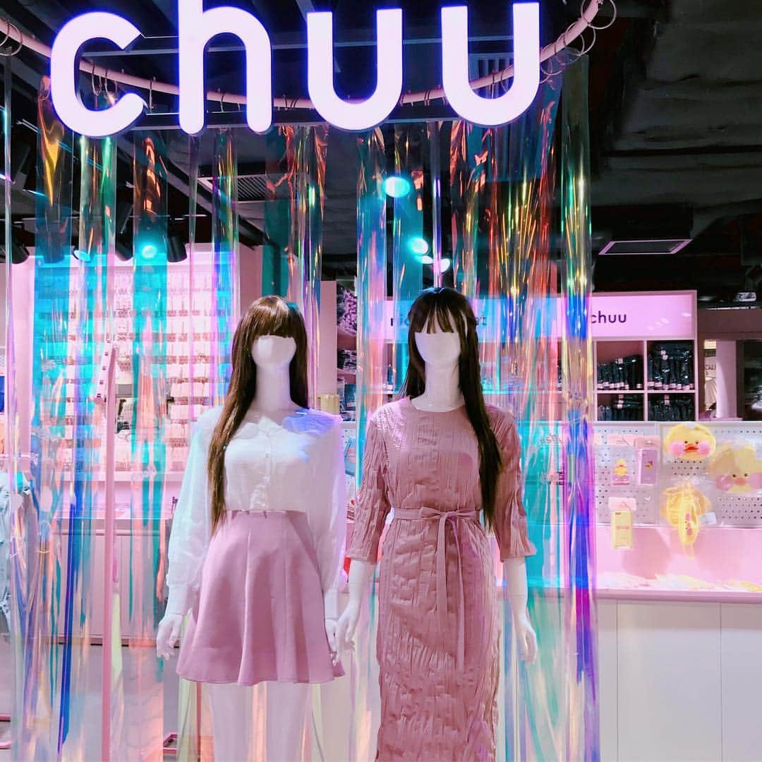 Chuuさんのインスタグラム写真 - (ChuuInstagram)「#chuuharbourcity #grandopen #chuuhongkong Congratulation CHUU expansion open TODAY 16th March ♥event1) Big discount for -5kg jeans ♥event2) chuu made T-shirt 1+1」3月18日 8時53分 - chuu_official