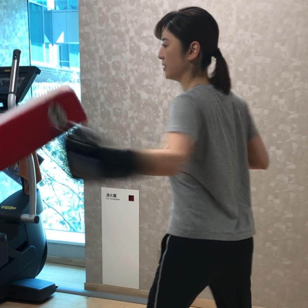 のインスタグラム：「久々のキックボクシング🥊 いい汗かいてスッキリ！！ #キックボクシング#久しぶり#背筋筋肉痛#ストレス解消#いい汗かいた#スッキリ#気持ちいい#原史奈#ゴルフ#ゴルフレッスン#ゴルフ女子#ゴルフ男子#ゴルフ大好き#golf#ゴルフウエア#ゴルフグローブ#ゴルフグッズ#ゴルフ動画#ping#ピンgle#even#doubleeagle#クアルトユナイテッド#cuartounited」