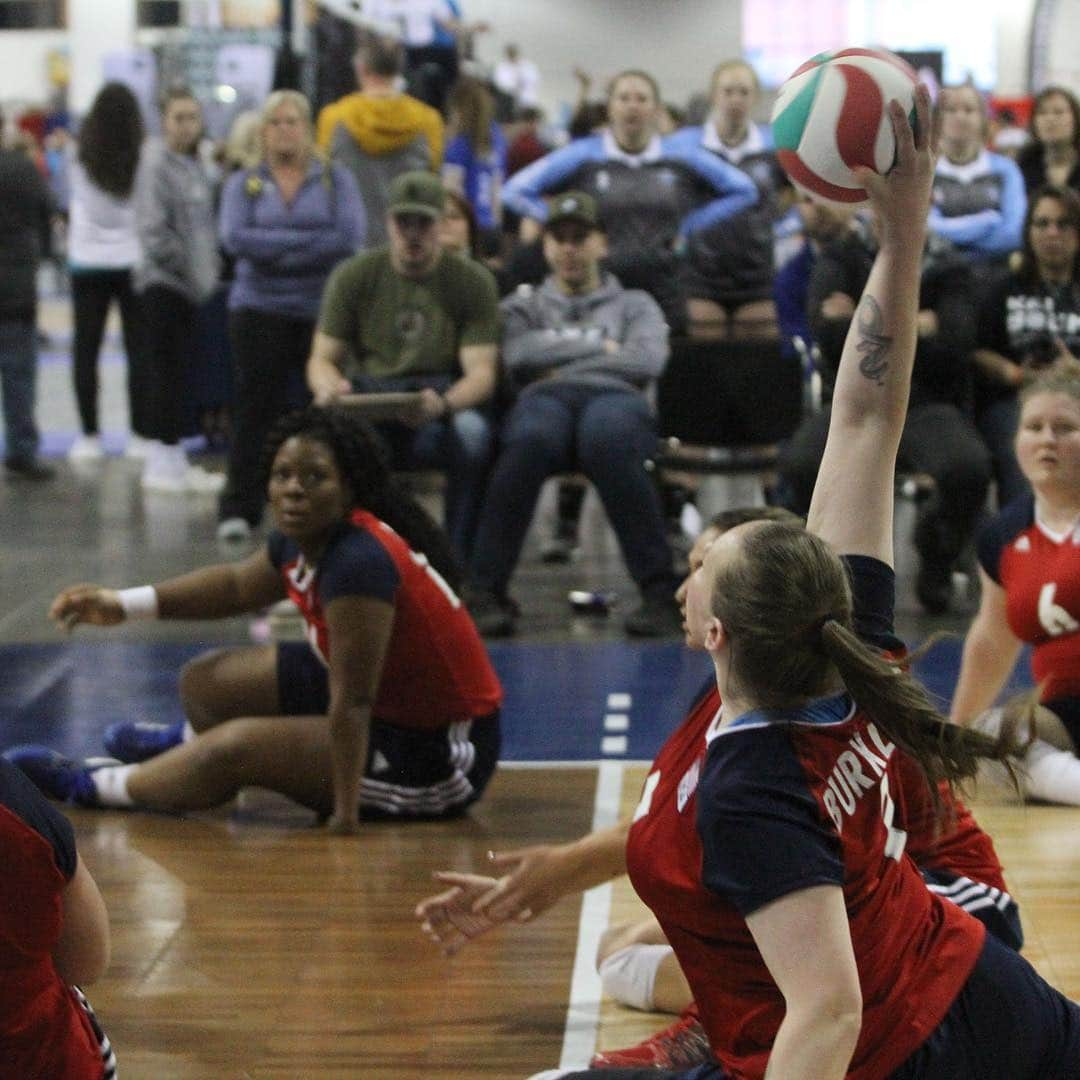 USA Volleyballさんのインスタグラム写真 - (USA VolleyballInstagram)「@usav_sitting_wnt edged @volleyballcanada 3-2 on Sunday to finish its exhibition series at @crossroadsvb with a 5-0 record. In the process, the world's top-ranked Americans learned some things about their team along the way. Recap at www.usavolleyball.org.」3月18日 9時05分 - usavolleyball