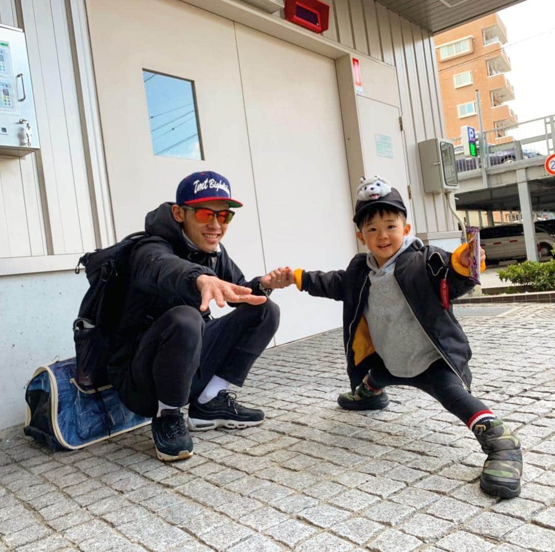 のインスタグラム：「#training #trainingday #tmt #oakley #frogskinslite #armaniexchange #champion #nike #airmax95 #bwt #myson #dan #オークリー #フロッグスキン #takutakeuchi #竹内択」