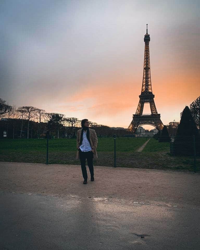 パヴェル・ドローストのインスタグラム：「Paris evening ✨🇫🇷🚶🏼‍♂️ #france #parisjetaime #paris #франция #париж #eiffeltower #toureiffel #spring」