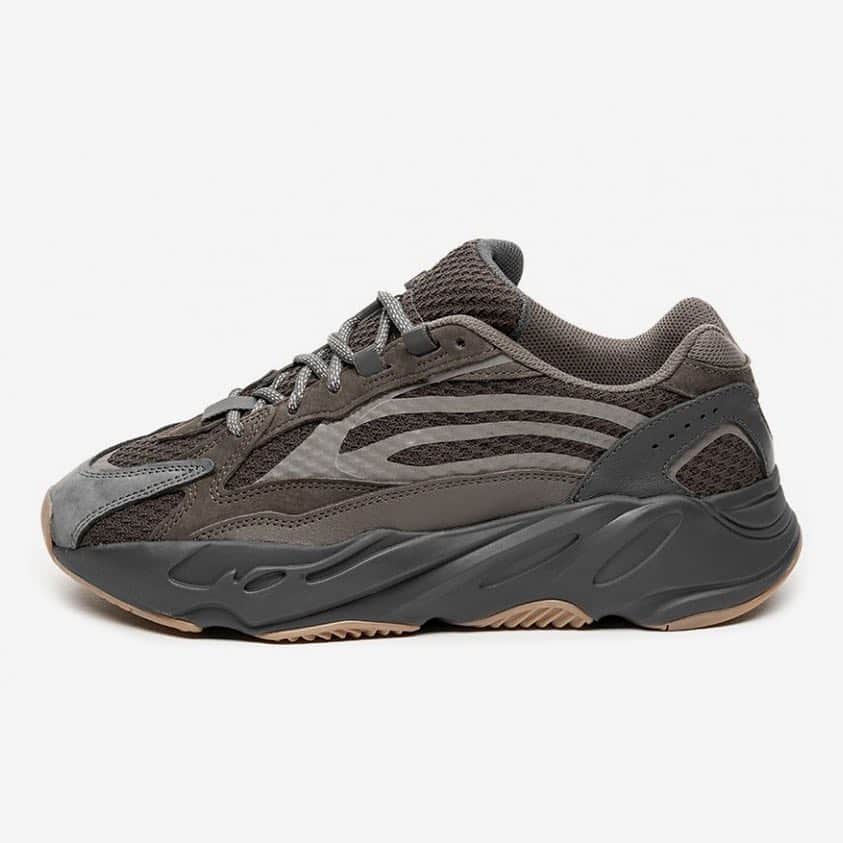 Sneaker Newsさんのインスタグラム写真 - (Sneaker NewsInstagram)「Another Yeezy drop is scheduled for this coming weekend. The Yeezy Boost 700 v2 “Geode” will hit select retailers worldwide for $300. For a detailed store list, tap the link in our bio.」3月18日 9時43分 - sneakernews